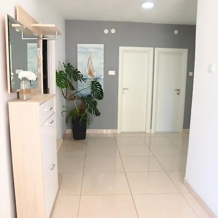 Igor Apartment *
